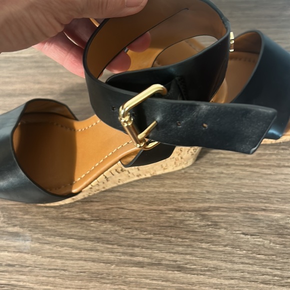 TOMMY HILFIGER BLACK LEATHER WEDGES SANDALS WITH ANKLE STRAPS IN SIZE 7.5 M - Picture 6 of 10
